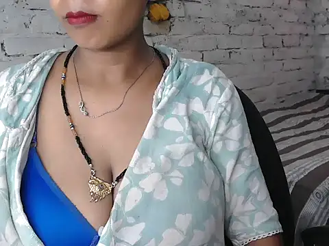 Snapshot of NottyMomo chatting on 17, 6, 2026 NottyMomo online show from 17, 6, 2026
