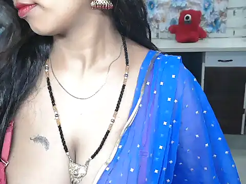 Snapshot of NottyMomo chatting on 10, 7, 2026 NottyMomo online show from 10, 7, 2026