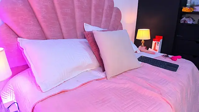Mommy Big Ass online show from 4, 7, 2026