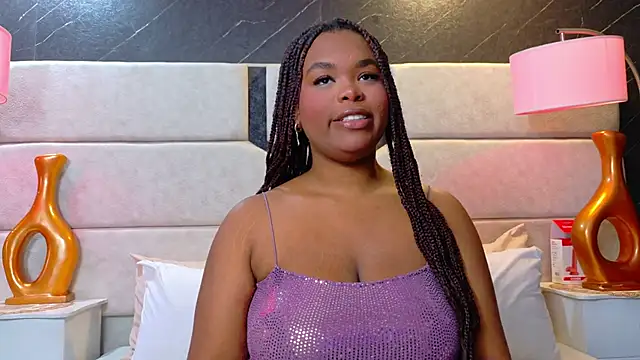 Snapshot of EbonyHenner chatting on 19, 6, 2026 EbonyHenner online show from 19, 6, 2026