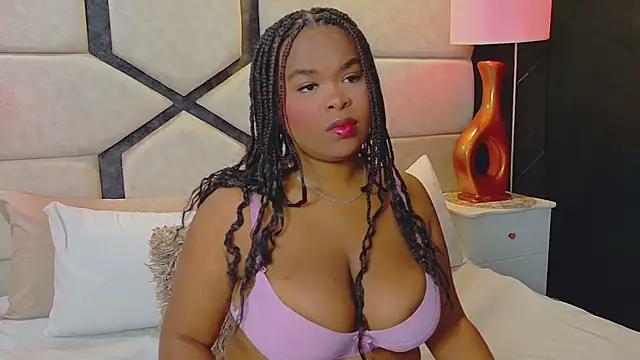 Snapshot of EbonyHenner chatting on 13, 7, 2026 EbonyHenner online show from 13, 7, 2026
