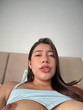 Snapshot of Saracalderon chatting on 4, 8, 2026 Saracalderon online show from 4, 8, 2026