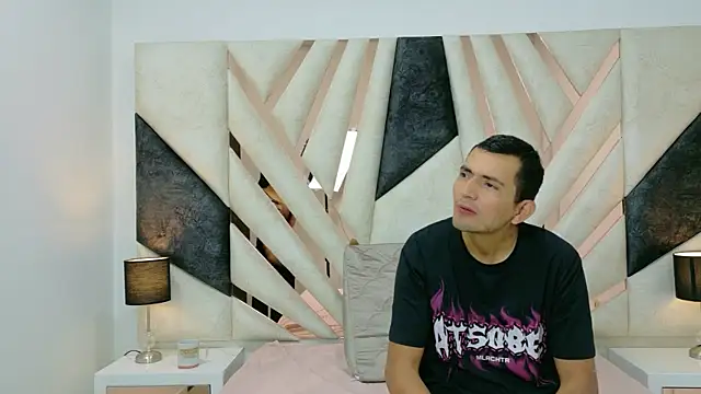 Snapshot of LunaySebastian chatting on 24, 6, 2026 LunaySebastian online show from 24, 6, 2026
