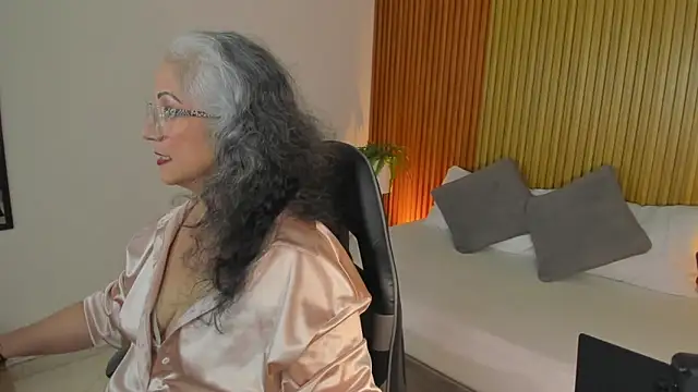 catalina villan online show from 30, 6, 2026