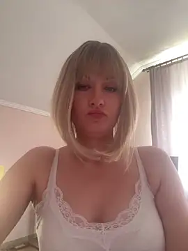 Snapshot of LunaFoxs chatting on 17, 6, 2026 LunaFoxs online show from 17, 6, 2026
