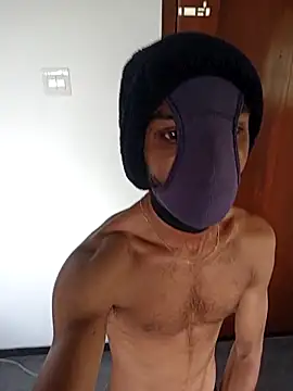 UR skinny boy online show from 14, 6, 2026