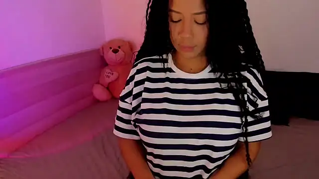 NicolePasqualott online show from 18, 11, 2025