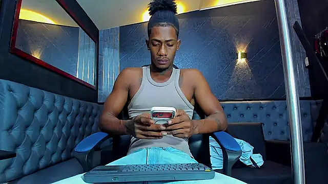 Snapshot of yulian23_ chatting on 19, 7, 2026 yulian23 online show from 19, 7, 2026