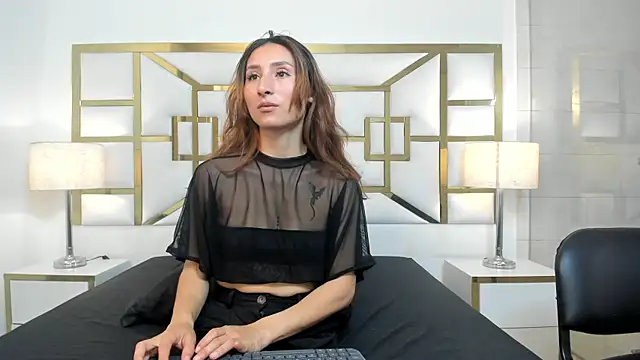 Snapshot of VivieneLuxe chatting on 22, 7, 2026 VivieneLuxe online show from 22, 7, 2026