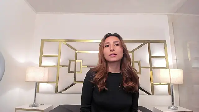 Snapshot of VivieneLuxe chatting on 29, 7, 2026 VivieneLuxe online show from 29, 7, 2026