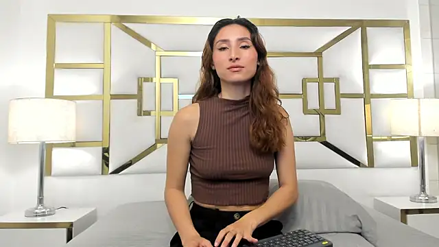 Snapshot of VivieneLuxe chatting on 26, 7, 2026 VivieneLuxe online show from 26, 7, 2026