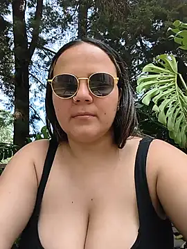 Snapshot of Mandy-moore28 chatting on 18, 7, 2026 Mandy-moore28 online show from 18, 7, 2026