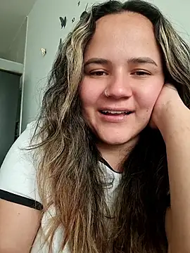Snapshot of Mandy-moore28 chatting on 9, 7, 2026 Mandy-moore28 online show from 9, 7, 2026