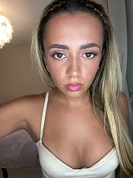 Snapshot of Harrietbronzex chatting on 17, 6, 2026 Harrietbronzex online show from 17, 6, 2026
