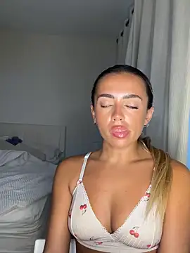 Snapshot of Harrietbronzex chatting on 21, 6, 2026 Harrietbronzex online show from 21, 6, 2026