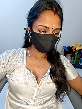 Snapshot of YALINITWO7_TAMIL chatting on 9, 7, 2026 YALINITWO7 TAMIL online show from 9, 7, 2026