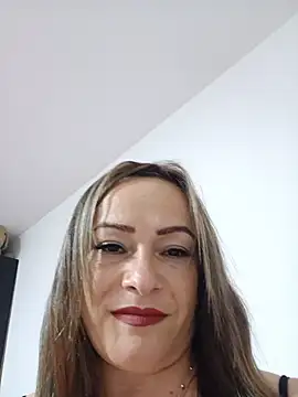Snapshot of Ariana2402 chatting on 15, 6, 2026 Ariana2402 online show from 15, 6, 2026
