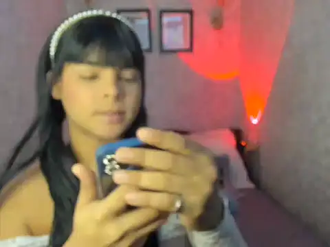 Snapshot of emily_rosue_ chatting on 14, 7, 2026 emily rosue online show from 14, 7, 2026