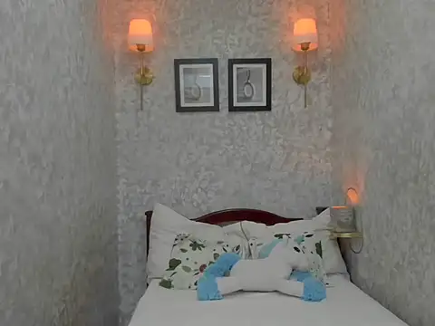 Snapshot of emily_rosue_ chatting on 24, 6, 2026 emily rosue online show from 24, 6, 2026