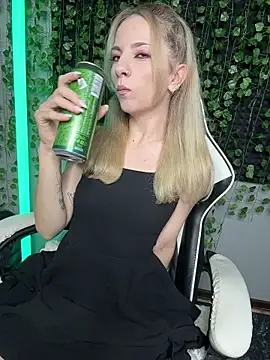 Snapshot of Eva_Kit chatting on 28, 7, 2026 Eva Kit online show from 28, 7, 2026