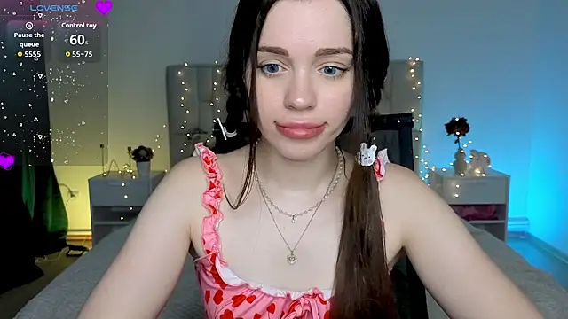Snapshot of Little_cuti1e chatting on 24, 6, 2026 Little cuti1e online show from 24, 6, 2026