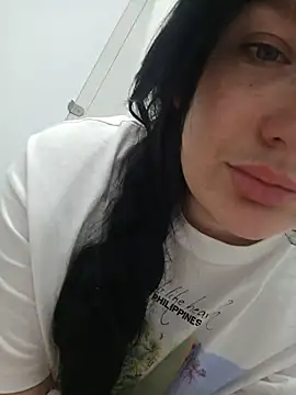 Snapshot of LoveVixen_LoveWolf chatting on 9, 7, 2026 LoveVixen LoveWolf online show from 9, 7, 2026