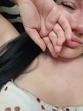 Snapshot of LoveVixen_LoveWolf chatting on 19, 7, 2026 LoveVixen LoveWolf online show from 19, 7, 2026