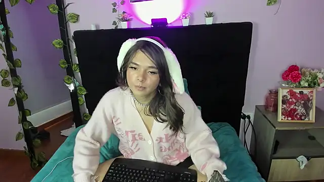 Snapshot of Makii_XOXO chatting on 28, 7, 2026 Makii XOXO online show from 28, 7, 2026