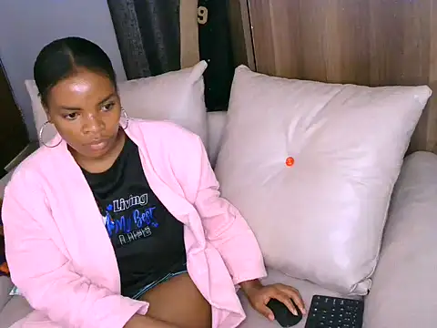 Snapshot of Bustycece chatting on 21, 7, 2026 Bustycece online show from 21, 7, 2026