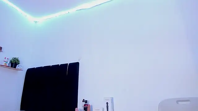 Snapshot of hellokitty900 chatting on 7, 7, 2026 hellokitty900 online show from 7, 7, 2026