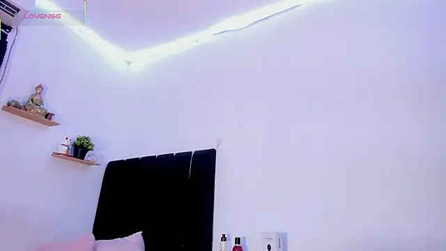 Snapshot of hellokitty900 chatting on 4, 8, 2026 hellokitty900 online show from 4, 8, 2026