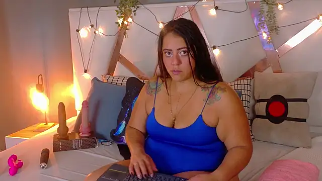 Snapshot of ShelyEvans__ chatting on 4, 8, 2026 ShelyEvans online show from 4, 8, 2026