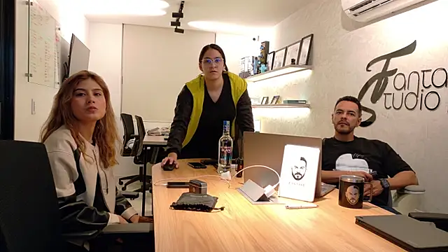 SecretKnigth online show from 25, 6, 2026