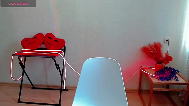 ElaraJons online show from 4, 8, 2026