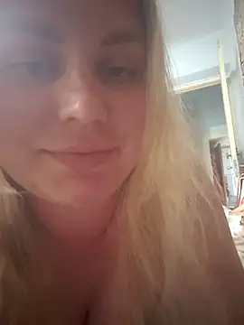 Snapshot of Sunshine-Lina chatting on 27, 7, 2026 Sunshine-Lina online show from 27, 7, 2026