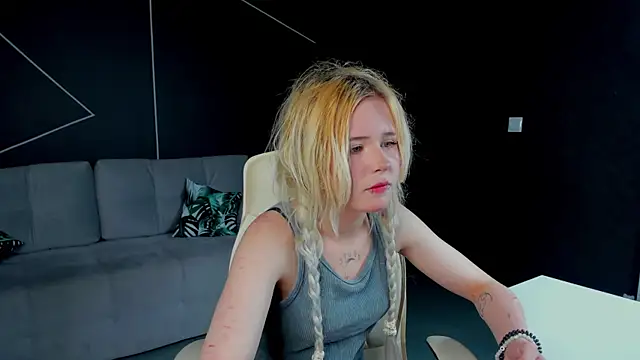 Snapshot of kikipeach chatting on 29, 6, 2026 kikipeach online show from 29, 6, 2026