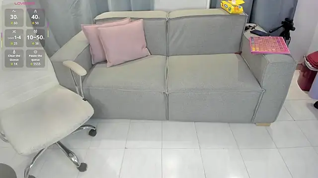 Snapshot of Nayla_Luxe chatting on 9, 7, 2026 Nayla Luxe online show from 9, 7, 2026