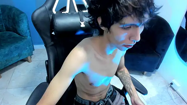 Snapshot of justin_twink20 chatting on 2, 7, 2026 justin twink20 online show from 2, 7, 2026