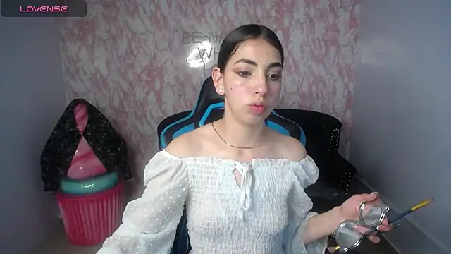 Snapshot of KiaraStar_ch chatting on 24, 7, 2026 KiaraStar ch online show from 24, 7, 2026