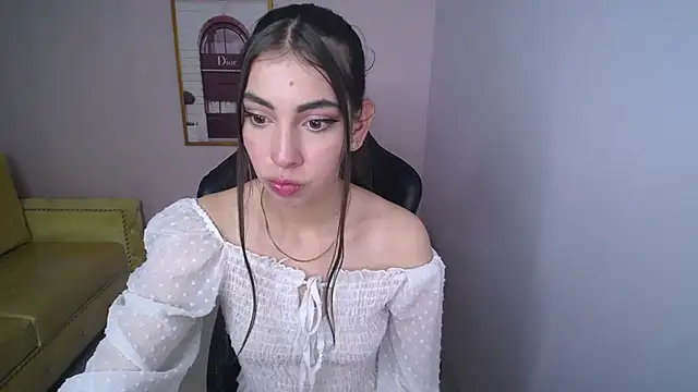 Snapshot of KiaraStar_ch chatting on 13, 7, 2026 KiaraStar ch online show from 13, 7, 2026