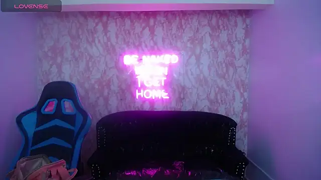 Snapshot of KiaraStar_ch chatting on 9, 7, 2026 KiaraStar ch online show from 9, 7, 2026