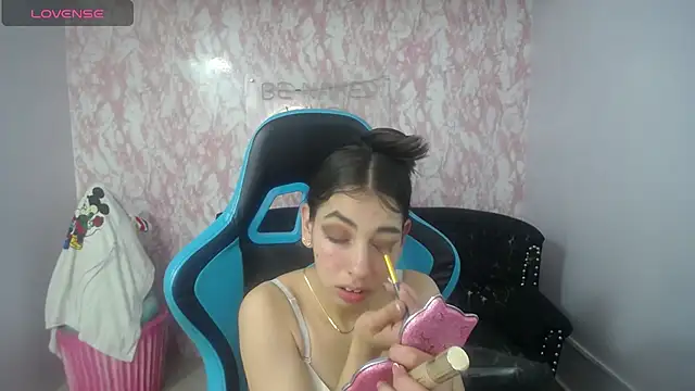 Snapshot of KiaraStar_ch chatting on 15, 7, 2026 KiaraStar ch online show from 15, 7, 2026
