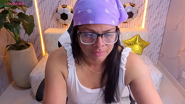 sarah bay tx online show from 25, 6, 2026