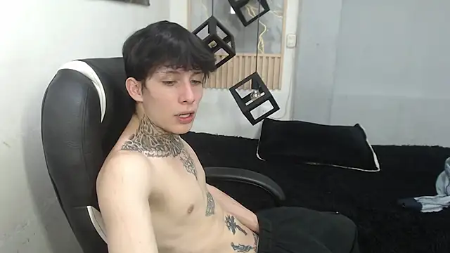 Snapshot of Cry_thereal chatting on 22, 6, 2026 Cry thereal online show from 22, 6, 2026