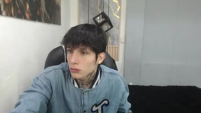 Snapshot of Cry_thereal chatting on 21, 6, 2026 Cry thereal online show from 21, 6, 2026