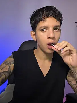 Snapshot of tylerrnova chatting on 25, 6, 2026 tylerrnova online show from 25, 6, 2026
