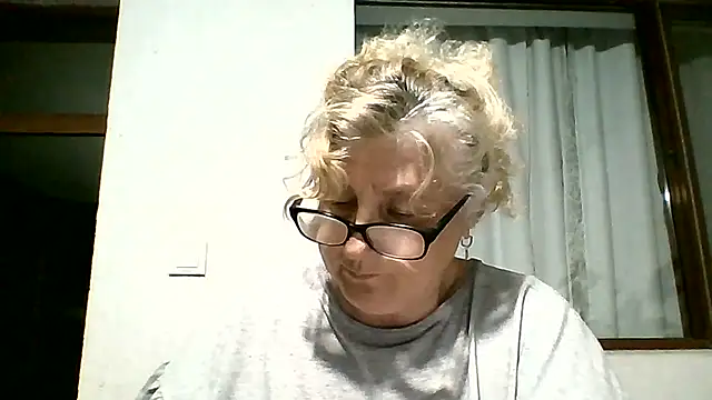 Snapshot of NoraMelow chatting on 3, 8, 2026 NoraMelow online show from 3, 8, 2026
