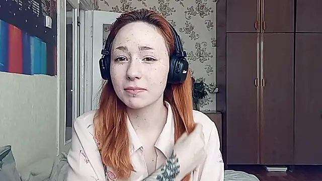 Snapshot of YaniraHeneisen chatting on 17, 6, 2026 YaniraHeneisen online show from 17, 6, 2026