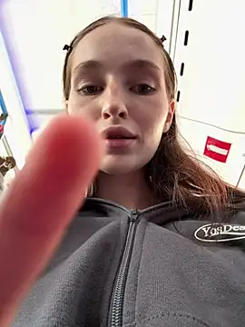 Snapshot of -missbehaving- chatting on 27, 6, 2026 -missbehaving- online show from 27, 6, 2026