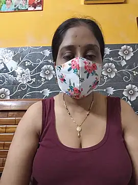 Snapshot of Garimaa_Cherry chatting on 5, 7, 2026 Garimaa Cherry online show from 5, 7, 2026
